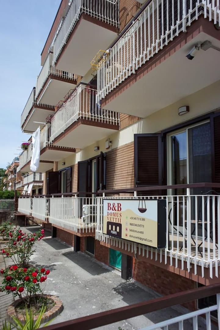 B&B Domus Vettii Помпей Екстериор снимка