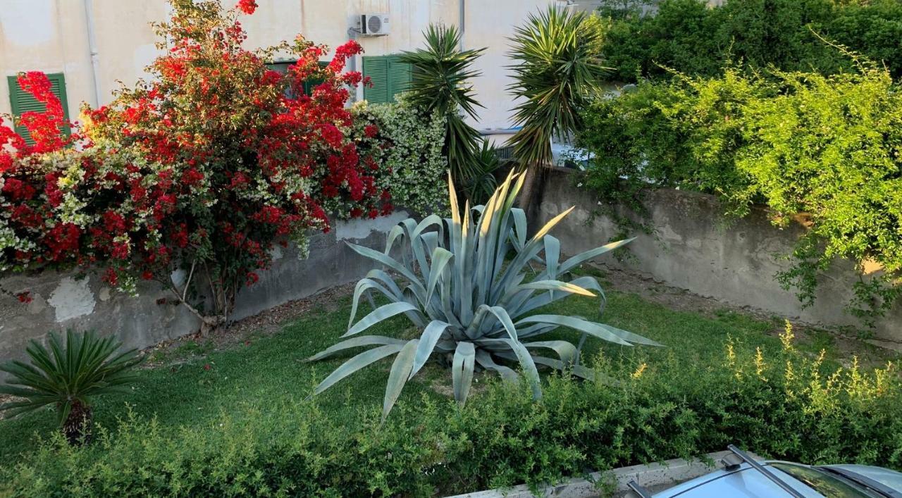 B&B Domus Vettii Помпей Екстериор снимка